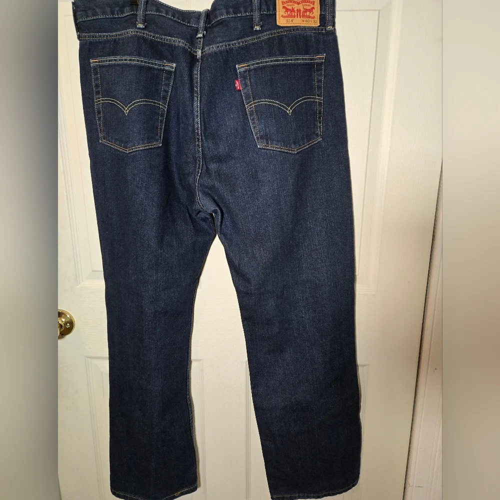 Levis these relaxed